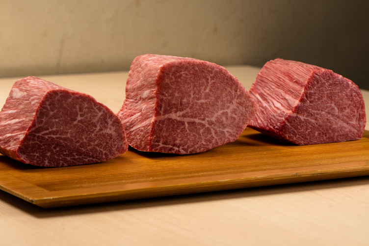 個室確約！【”人生を変えるヒレ”コース】「厳選和牛の雲丹ユッケドッグ」「厳選ヒレのブリオッシュカツサンド」「厳選和牛ヒレの産地別2種食べ比べ」「厳選和牛ヒレとサーロインの土鍋ご飯」